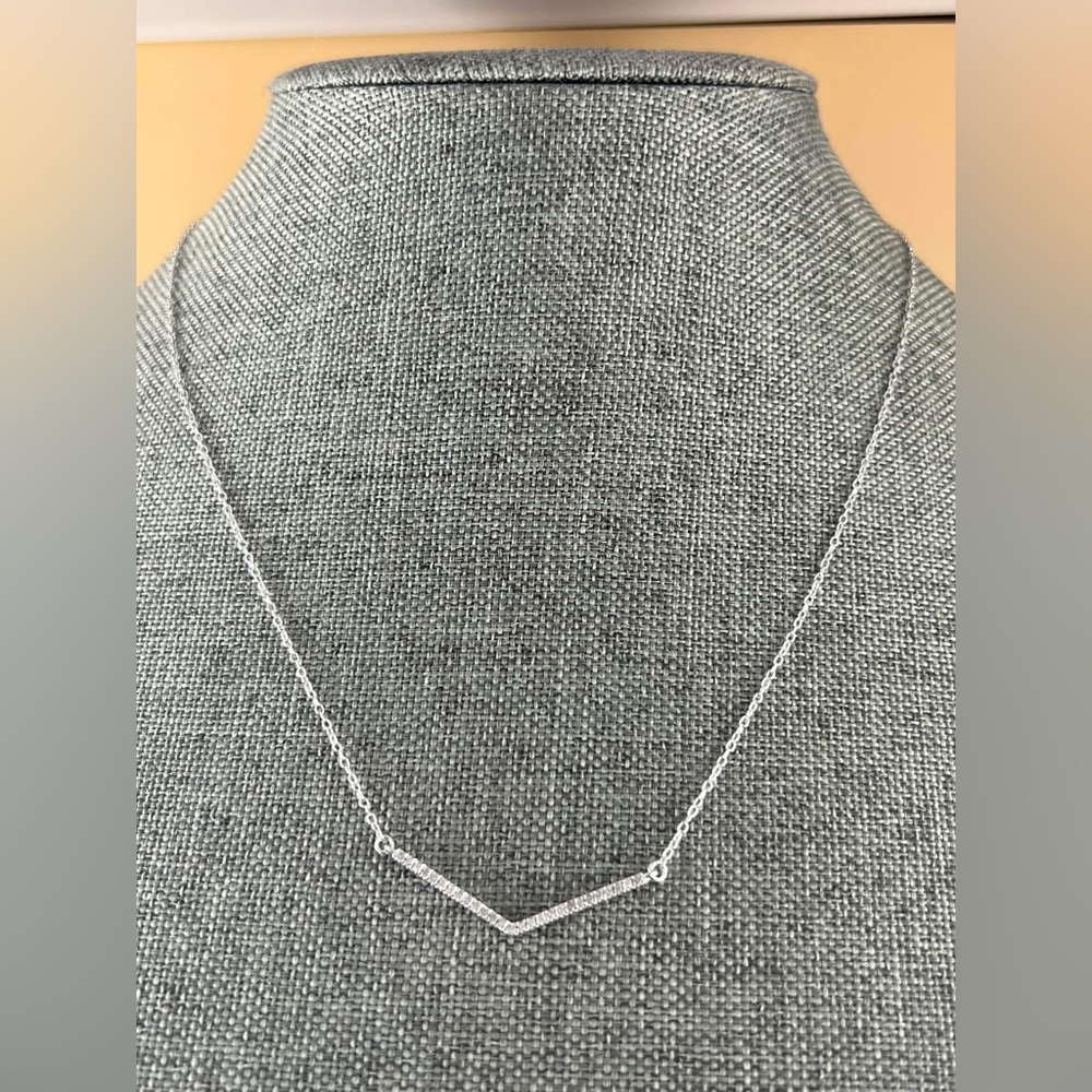 925 1/7 Carat V Bar Diamond Necklace in Sterling Silver New